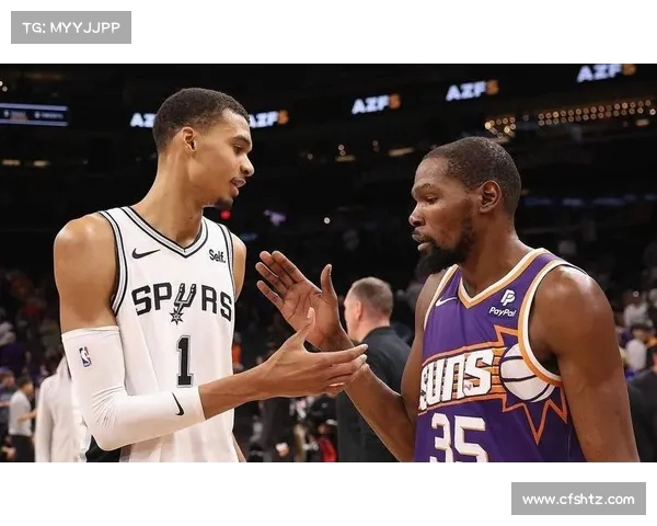 NBA球星交易风云再起 多队争夺超级巨星引发联盟震动